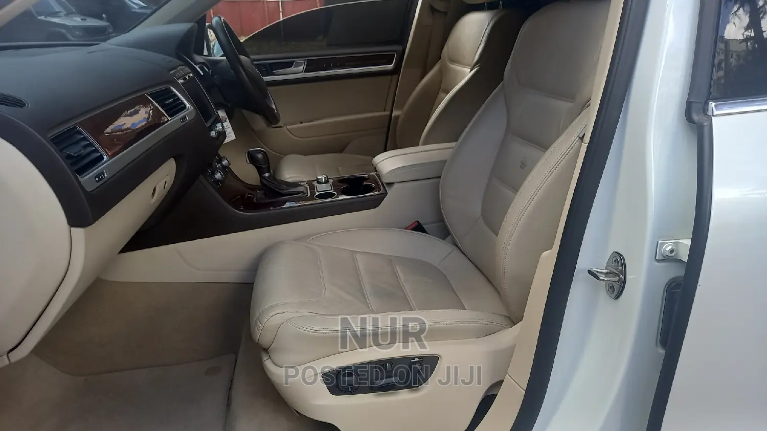 Volkswagen Touareg 2016 White