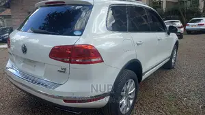 Volkswagen Touareg 2016 White