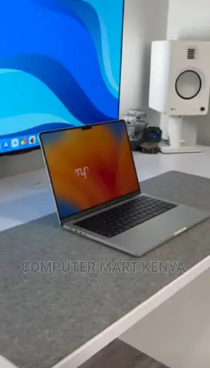 New Laptop Apple MacBook Pro 16GB Apple M2 SSD 1T