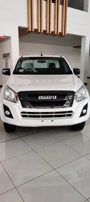 New Isuzu D-MAX 2023 White