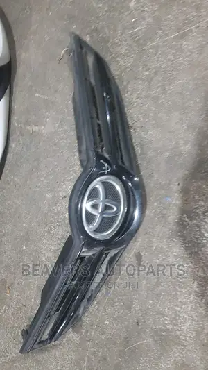 Auris 2012-2014 Grill