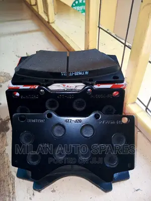 LC 200 Series Front Brake Pads