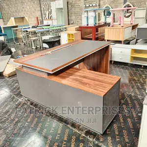 Executive Imported Office Desk 1.8 MTRS