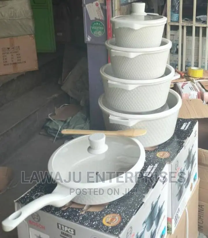 _11PC White Bosch Cookware With Silicon Lid Covers