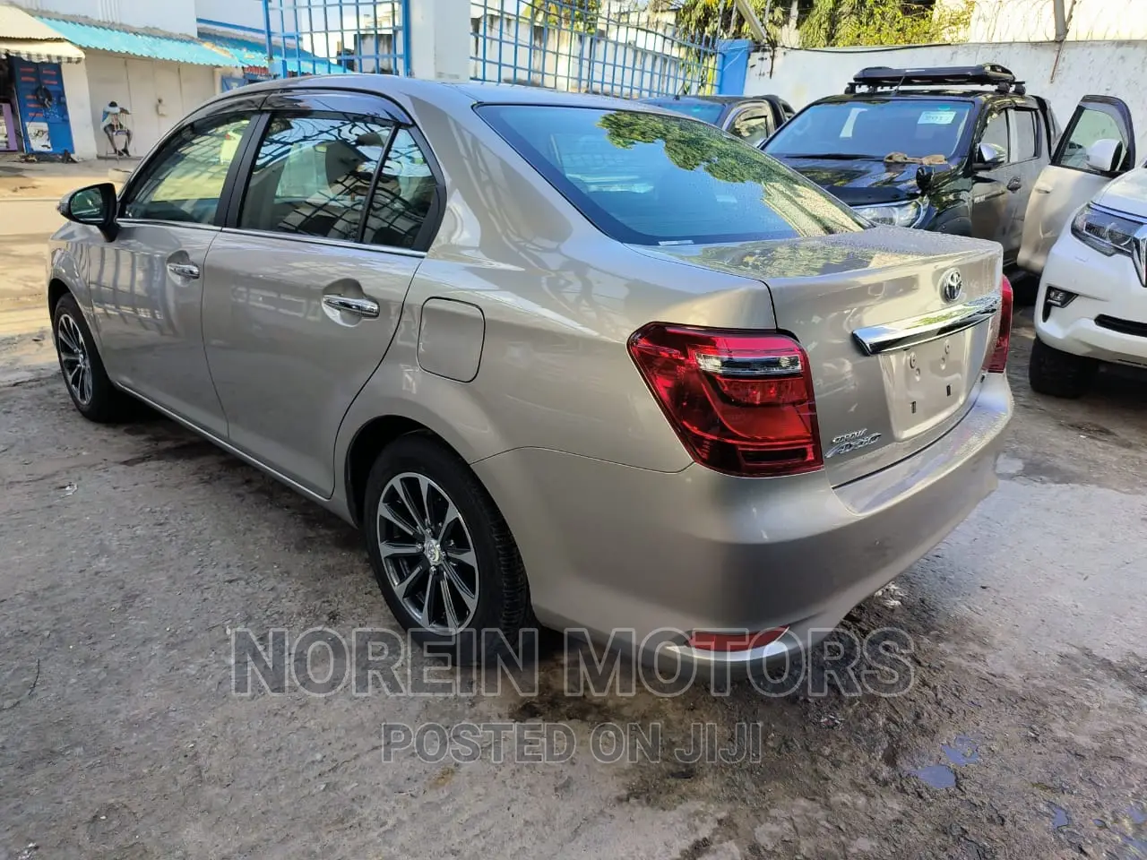 Toyota Axio 2017 Gold