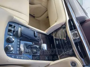 Lexus LX 2018 Gold