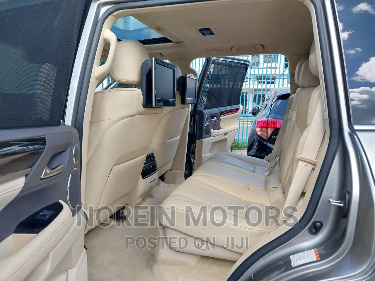 Lexus LX 2018 Gold