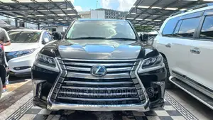 Lexus LX 2017 Black: Sophisticated SUV for Adventure