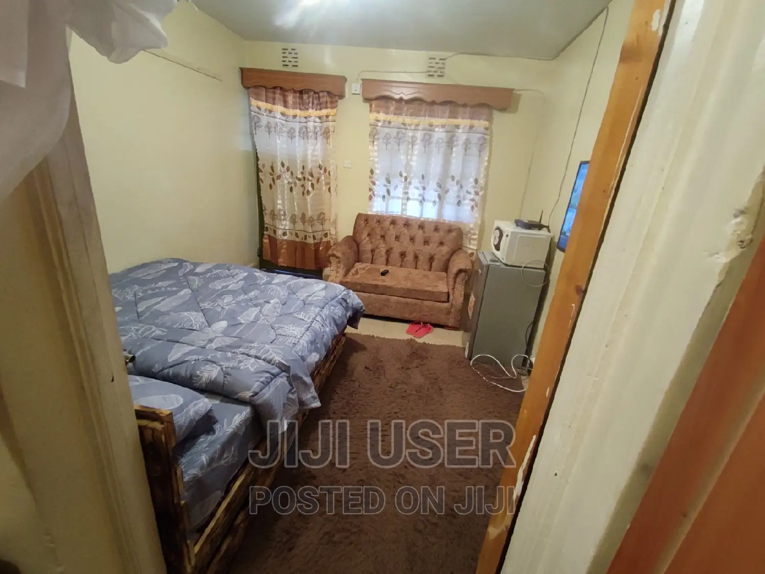 Cozy Airbnb Studio Apartment (Bedsitter/Studio)