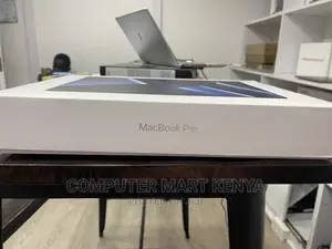 New Laptop Apple MacBook Pro 32GB Apple M2 Ultra SSD 1T