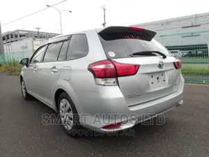 Toyota Corolla Fielder 2016 Silver