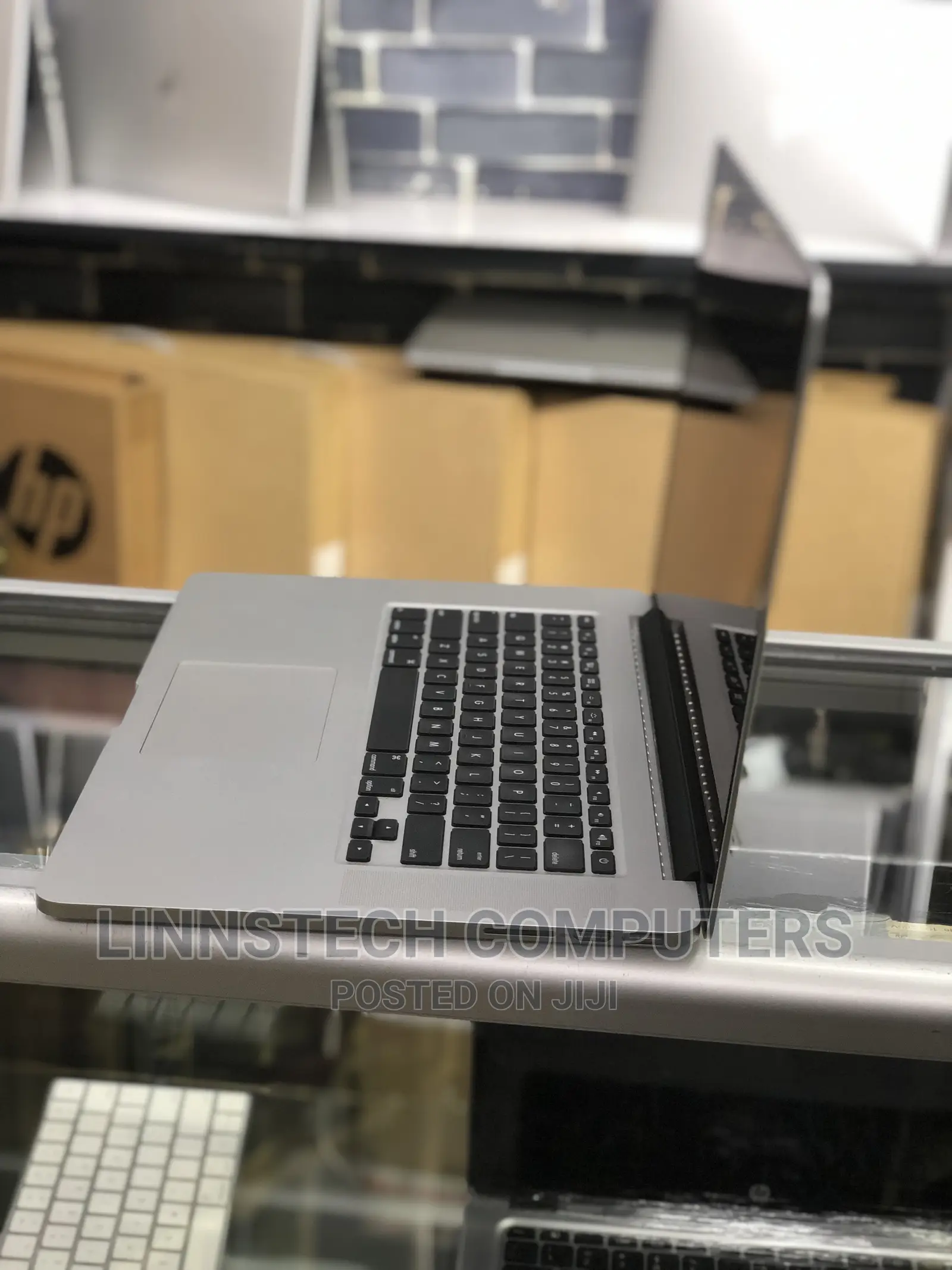 Laptop Apple MacBook Pro 2015 16GB Intel Core I7 SSD 256GB