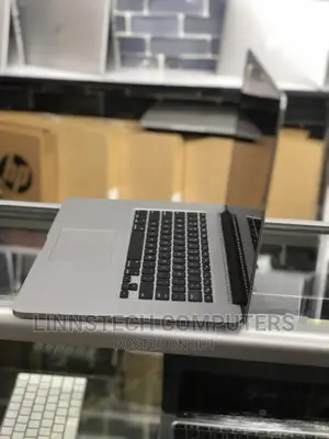Laptop Apple MacBook Pro 2015 16GB Intel Core I7 SSD 256GB