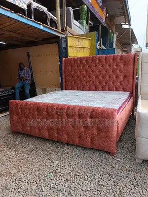 Brown 6/6 Tufted Bed