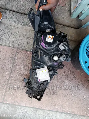 Mazda Axela 2013 RHS Headlight Xenon.