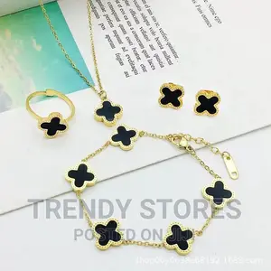 Ladies Vancleef Gift Set