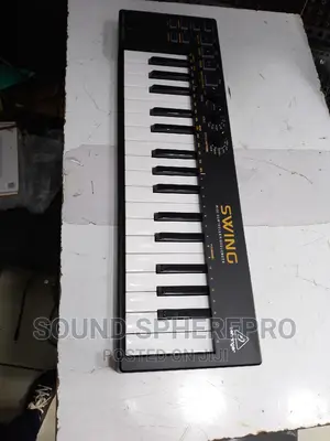 Behringer Swing 32 Key Midi Keyboard
