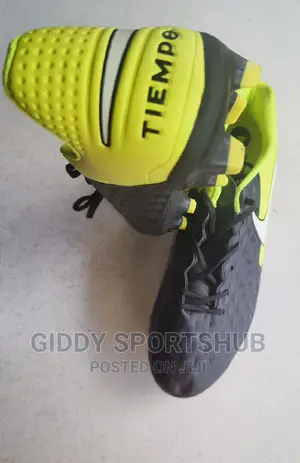 Nike Tiempo