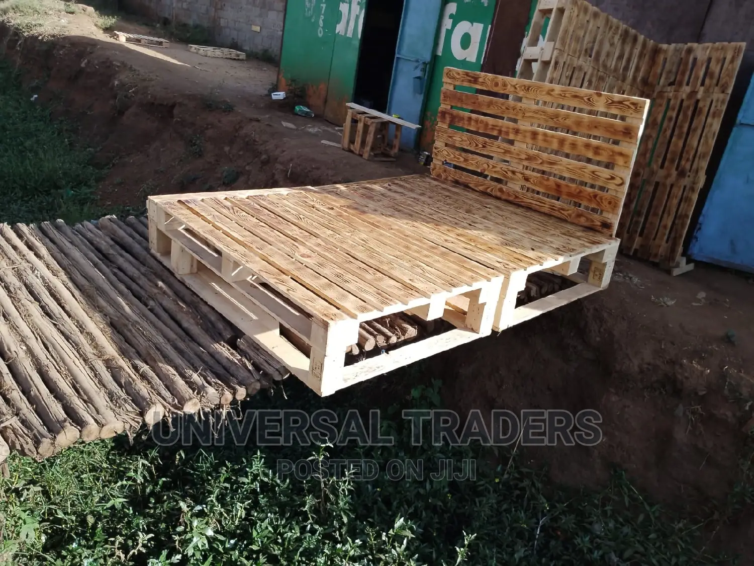 Splittable Pallet Bed - Pallets Bed 5 by 6