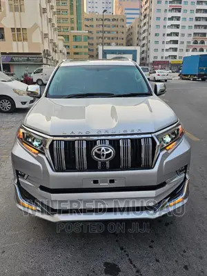 Toyota Land Cruiser Prado 2.8 2017 Silver