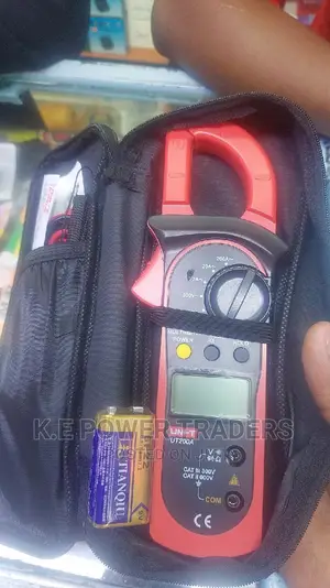 UT200A Uni T Clamp Meter