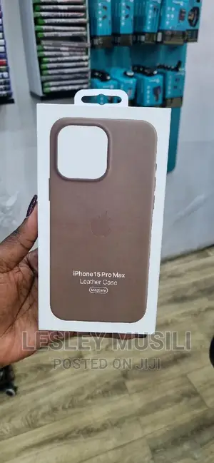 Leather Case iPhone 15 Pro Max - Brown (Magsafe Compatible)