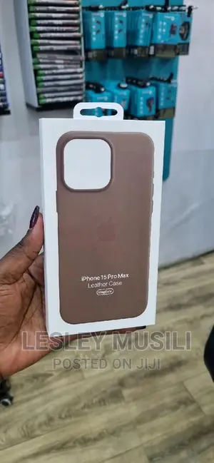 Leather Case iPhone 15 Pro Max - Brown (Magsafe Compatible)