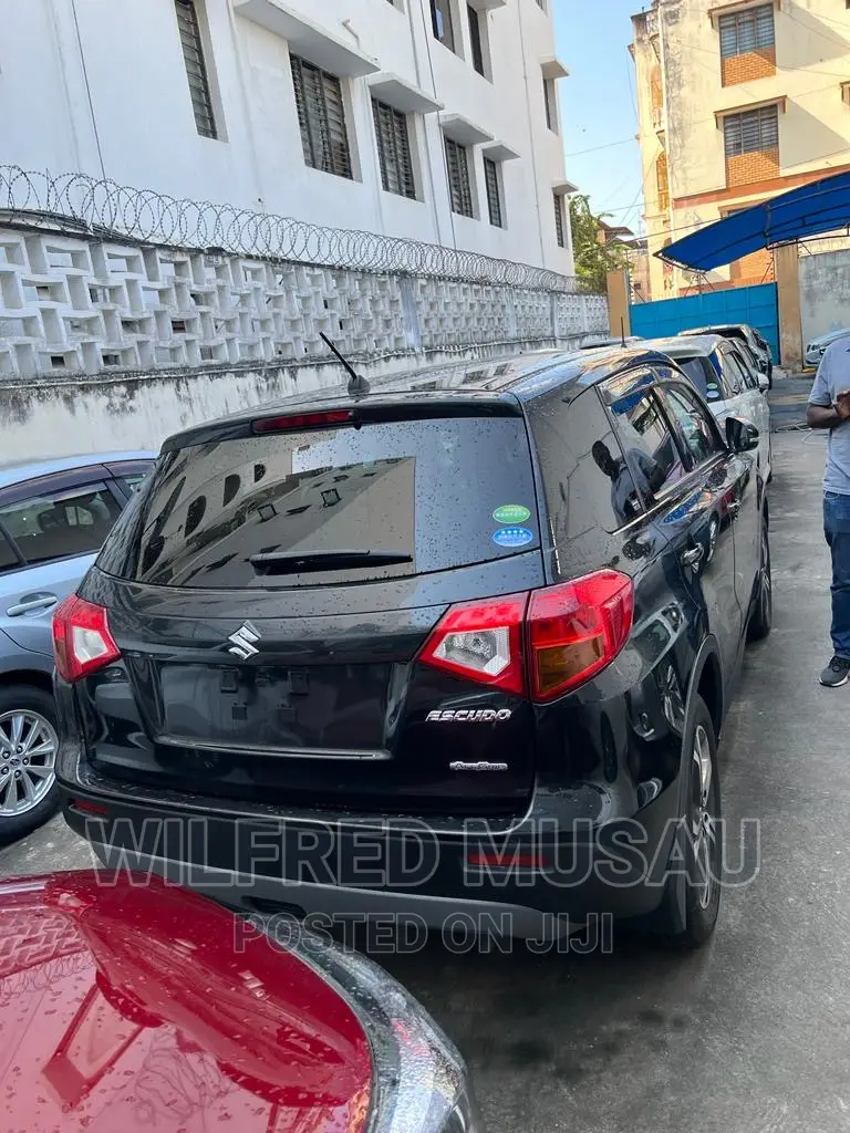 Suzuki Escudo 2016 Black