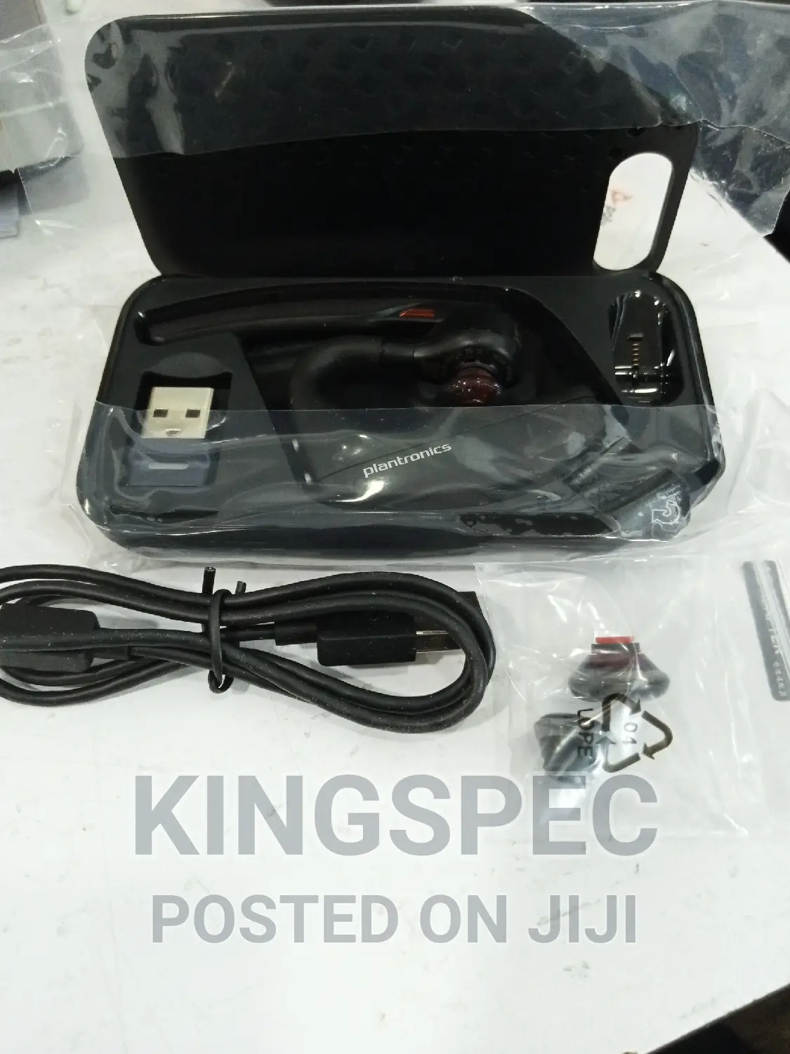 Plantronics Voyager 5200 UC (Single Ear Monaural) Headset