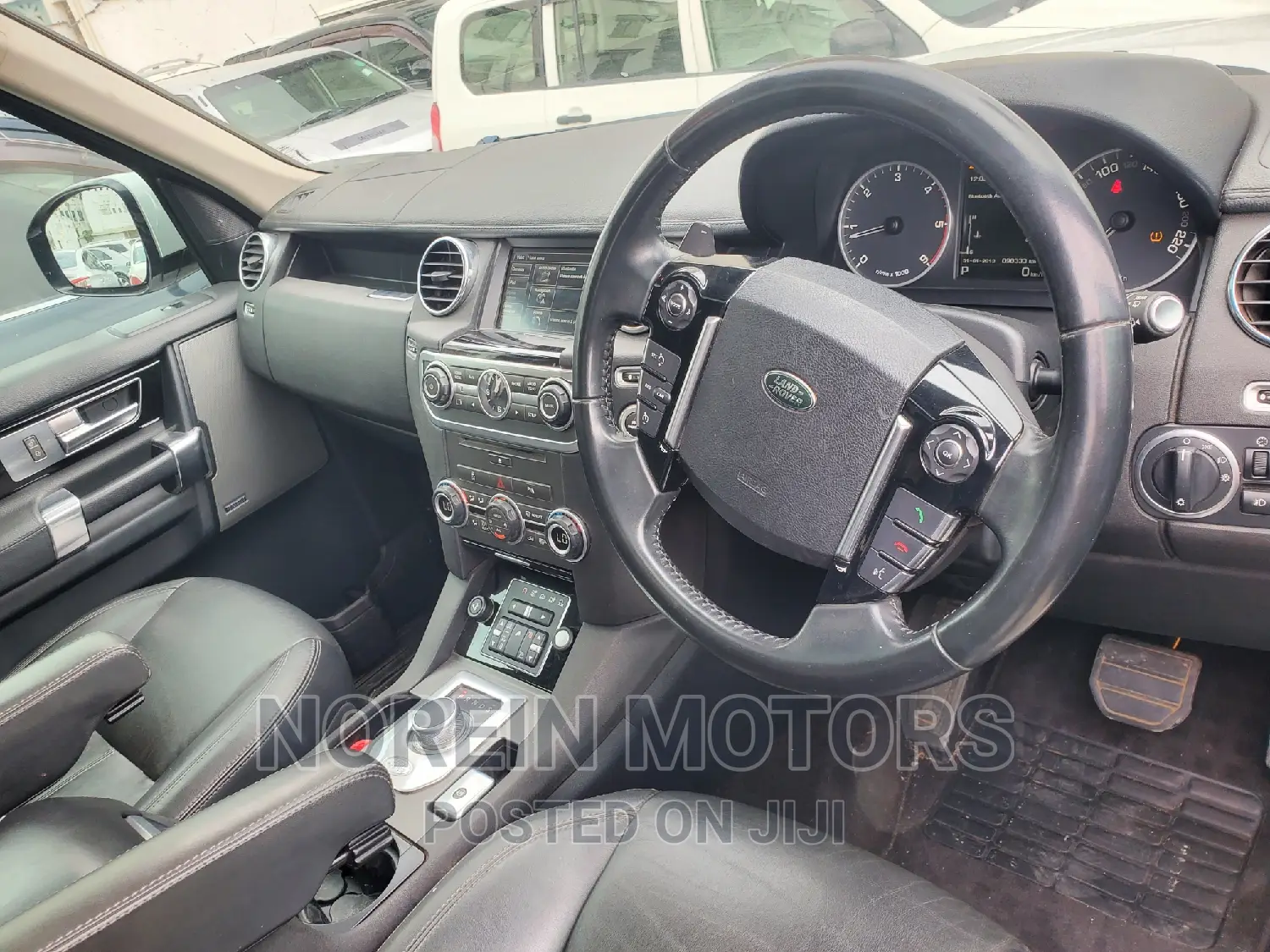 Land Rover Discovery 2016 Off white
