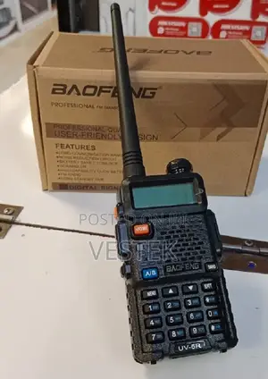 Baofeng UV-5R Walkie Talkie + Earphone UV5R Baofeng Quality
