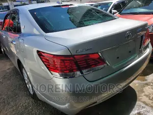 Toyota Crown 2016 Silver