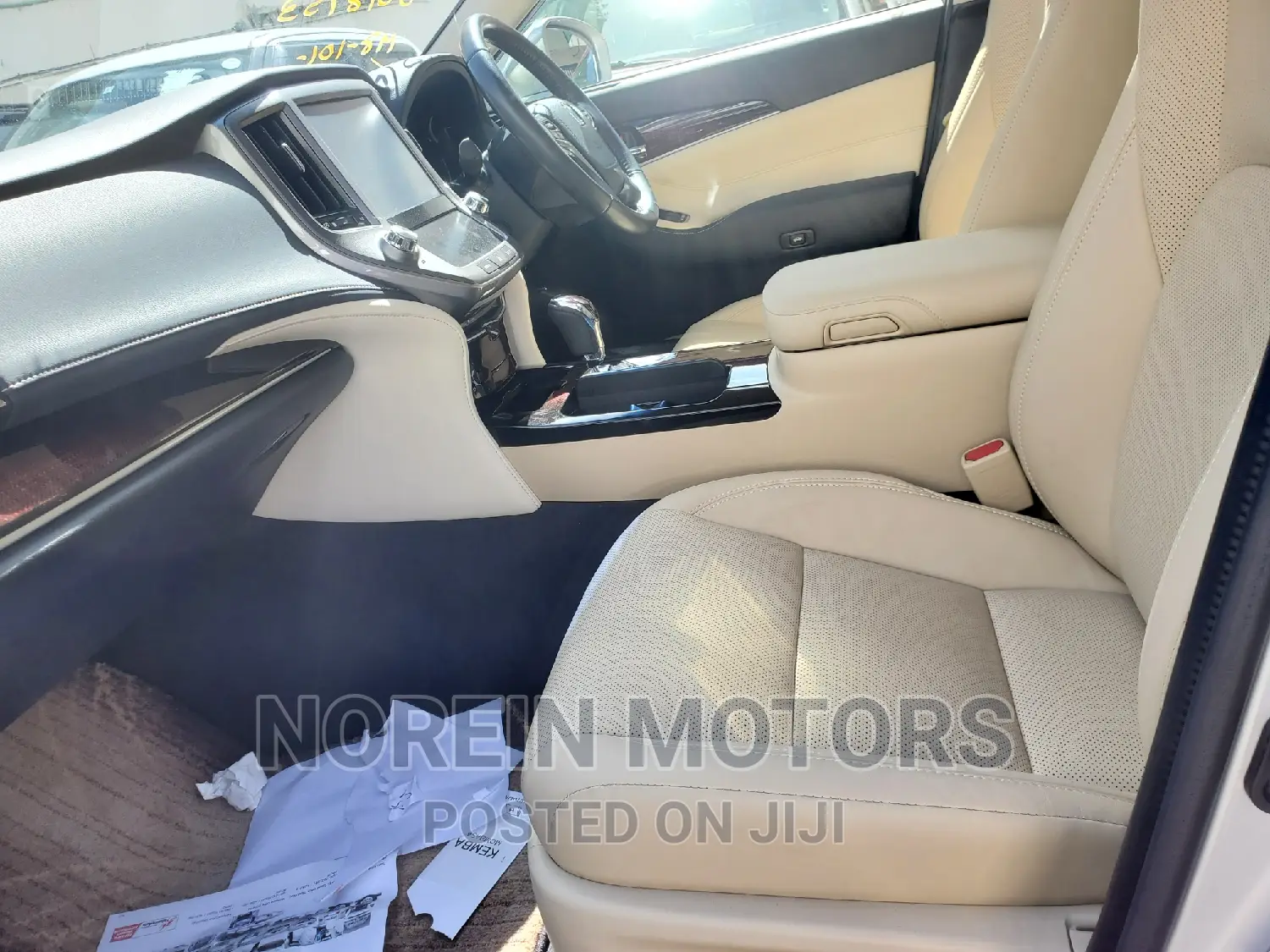 Toyota Crown 2016 Silver