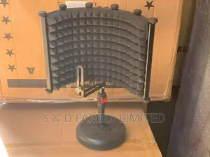 Microphone Isolation Shield With Table Stand