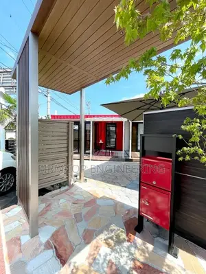 Shopping Center/ Showroom