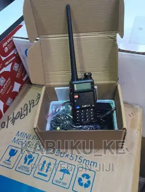 Baofeng UV-5R Walkie Talkie + Earphone UV5R Baofeng
