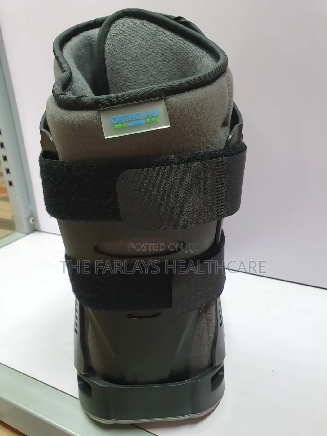 Walker Boot.- Short.