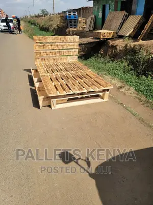 4*6 Blazed Pallet Bed- Detachable With Drawers. 4x6