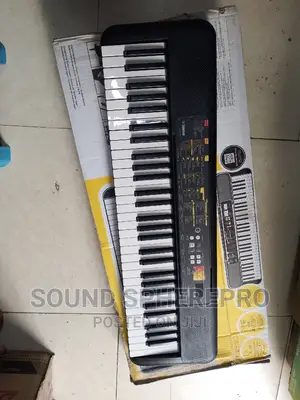 Yamaha PSR-F52 61 Keyboard