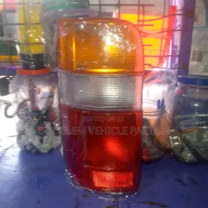 Tail Lamp Toyota Hiace 1993,1994,1995,1996 Onwards/5l/Shark