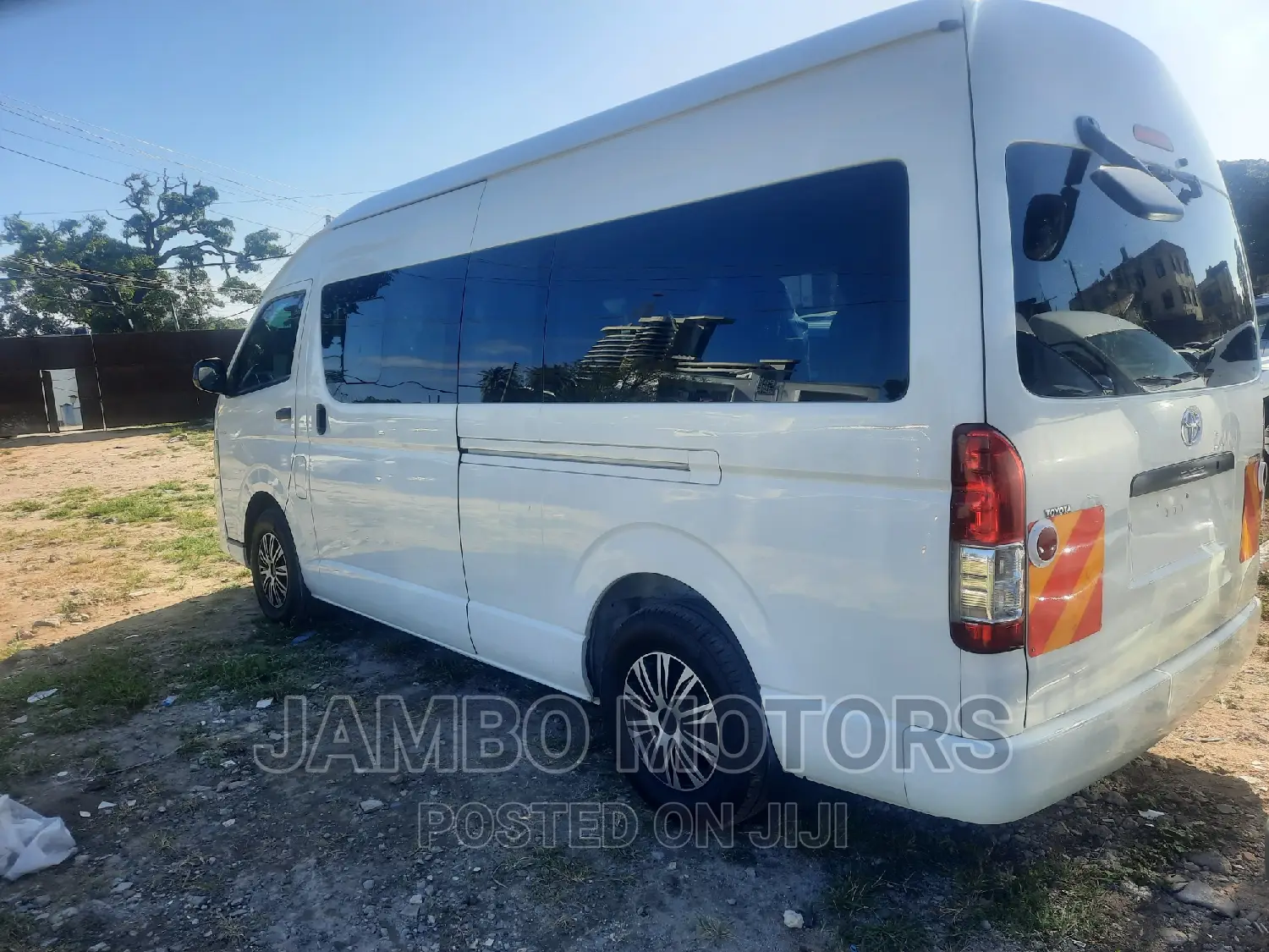 Toyota HiAce 2016 White
