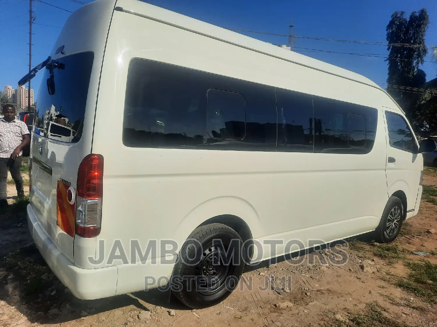 Toyota HiAce 2016 White