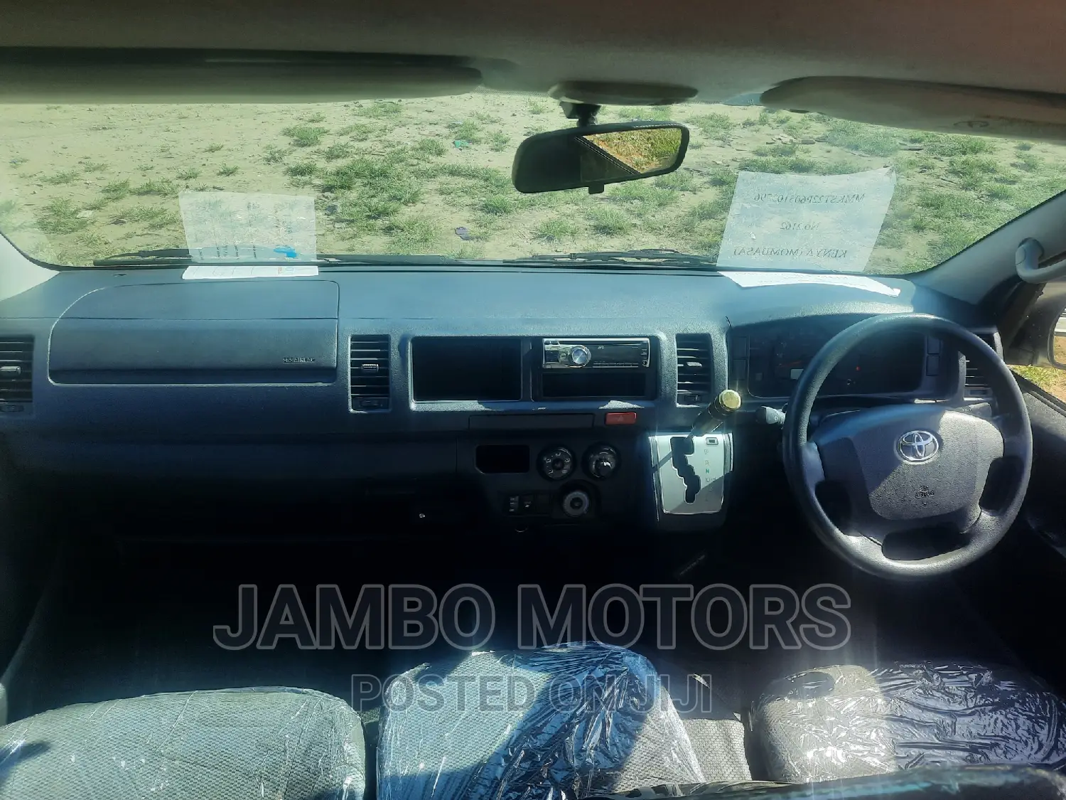 Toyota HiAce 2016 White