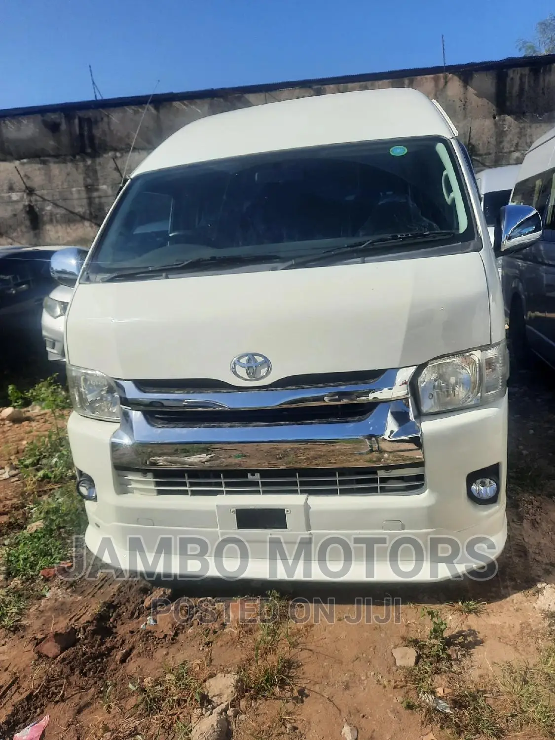 Toyota HiAce 2016 White
