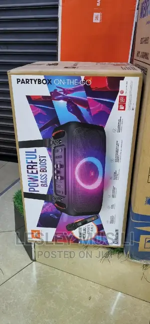 JBL Partybox on the Go With Microphone