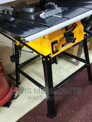 Tolsen Table Saw Fitted With Cutting Blade And Accessories