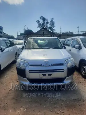 Toyota Succeed SV Premium 2016 Silver