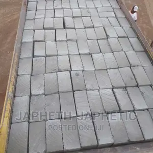 Ndarugo Finnest,Machine Cut Stones 