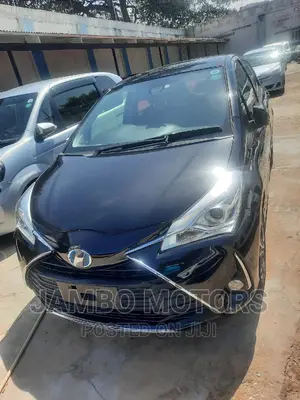 Toyota Vitz 2016 Black