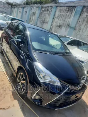 Toyota Vitz 2016 Black